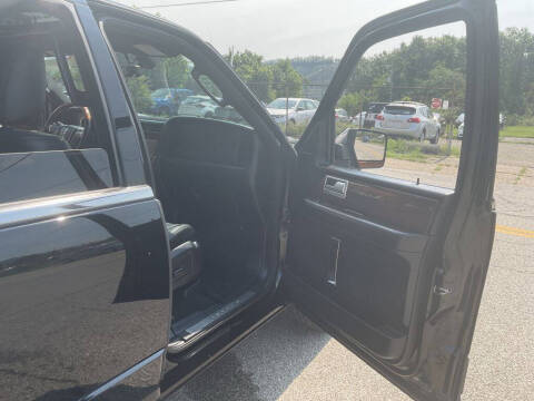 2017 Lincoln Navigator Select