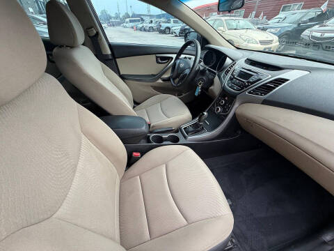 2014 Hyundai Elantra SE