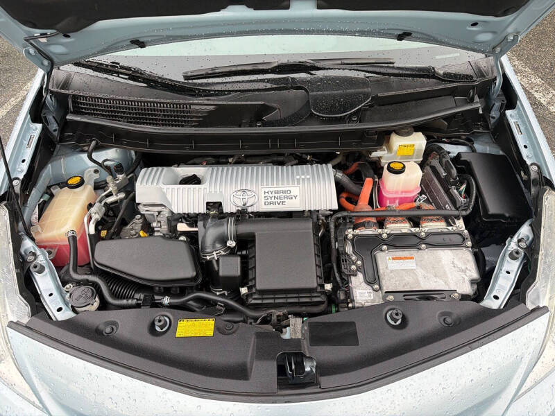 2012 Toyota Prius v Three