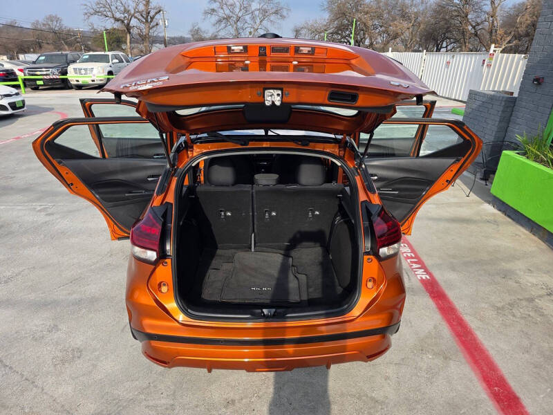 2022 Nissan Kicks SV