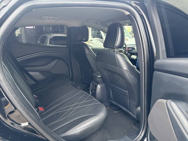 2022 Ford Mustang Mach-E Select