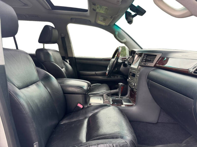2011 Lexus LX 570