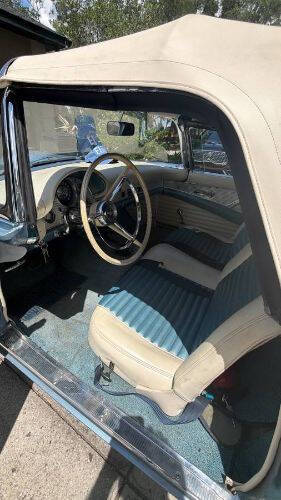 1957 Ford Thunderbird