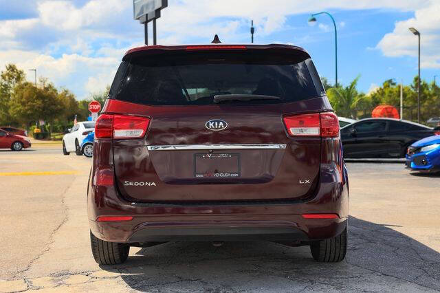 2017 Kia Sedona LX