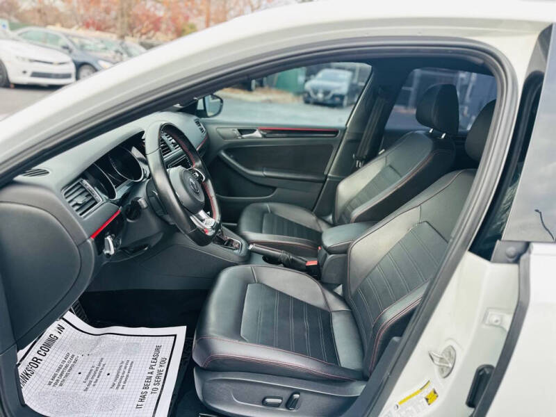 2017 Volkswagen Jetta 2.0T GLI