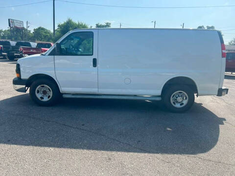 2022 Chevrolet Express 2500