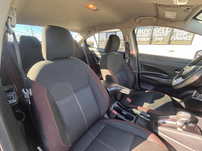 2021 Nissan Versa SR