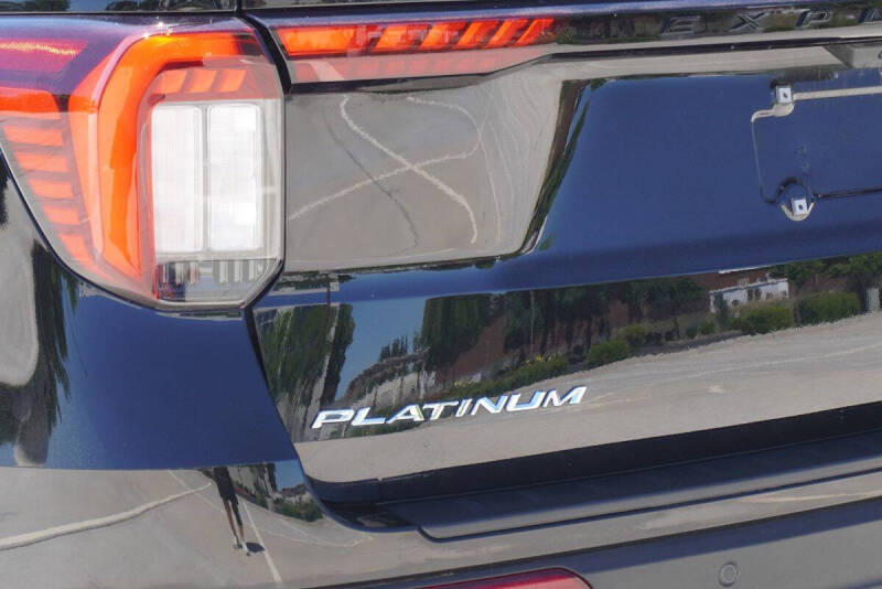 2025 Ford Explorer Platinum
