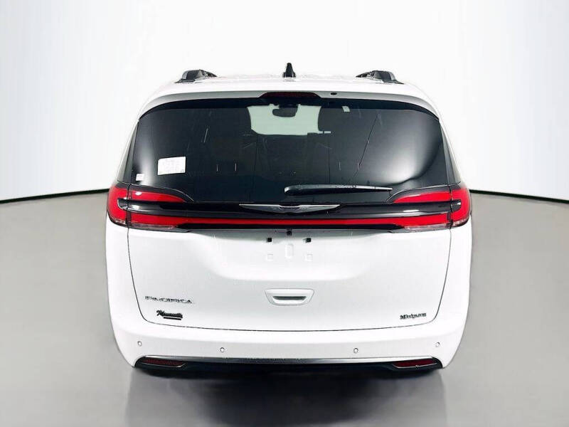 2026 Chrysler Pacifica Pinnacle