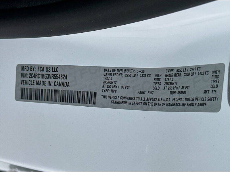 2027 Chrysler Pacifica Select