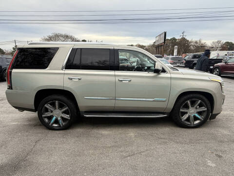 2016 Cadillac Escalade Luxury Collection