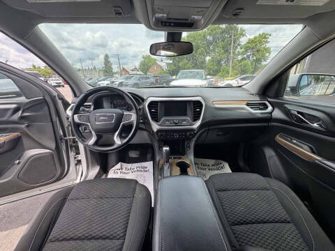 2017 GMC Acadia SLE-2