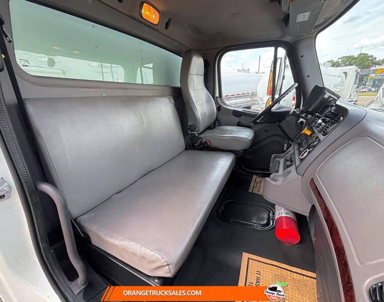 2020 Freightliner M2 106
