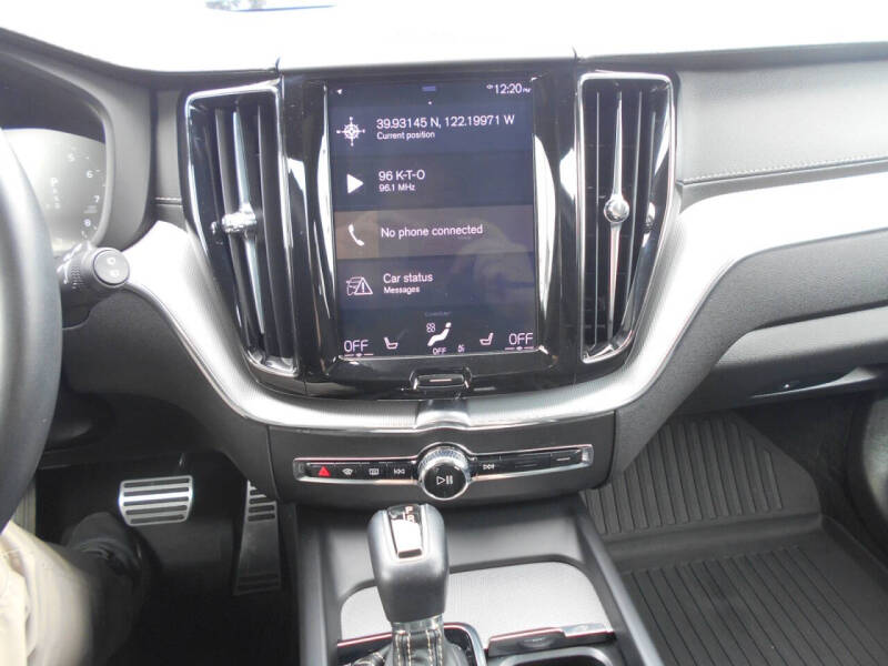 2020 Volvo XC60 T6 R-Design