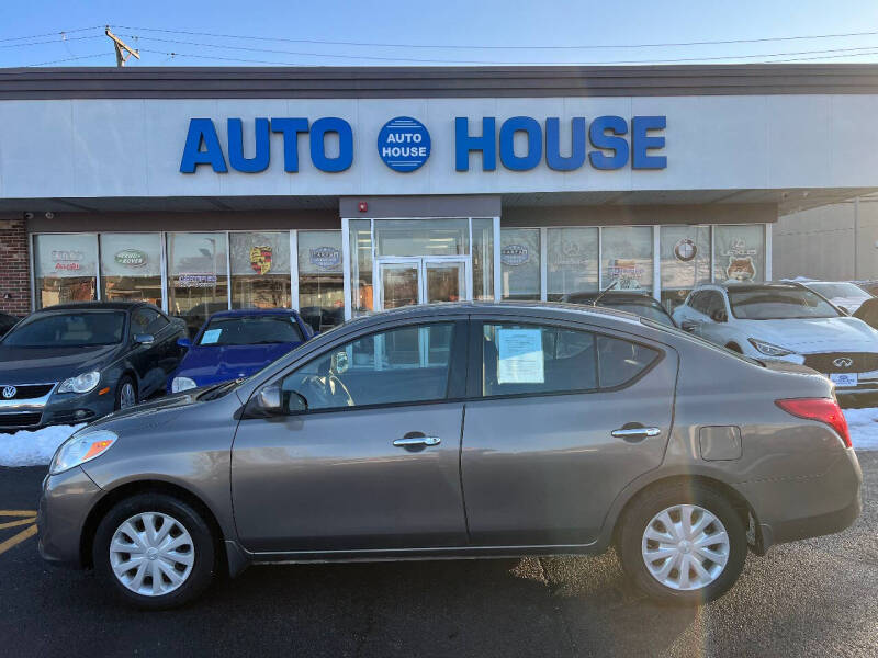 2012 Nissan Versa 1.6 SV