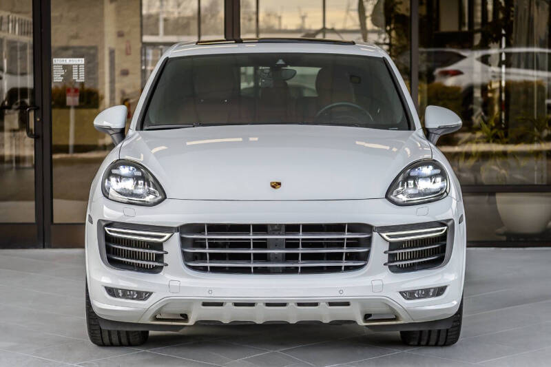 2016 Porsche Cayenne GTS