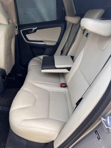 2016 Volvo XC60 T6 Platinum