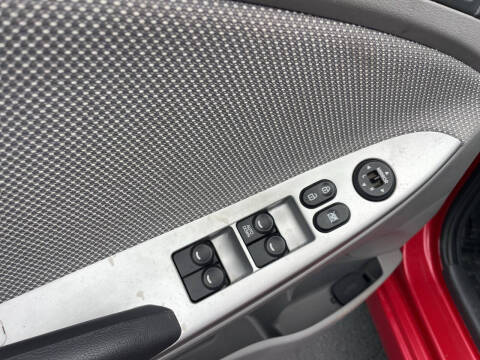 2013 Hyundai Accent GS