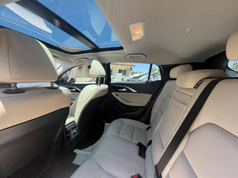 2017 Infiniti QX30 Premium