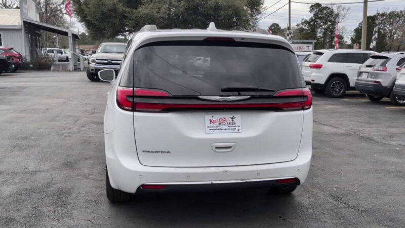 2022 Chrysler Pacifica Touring L