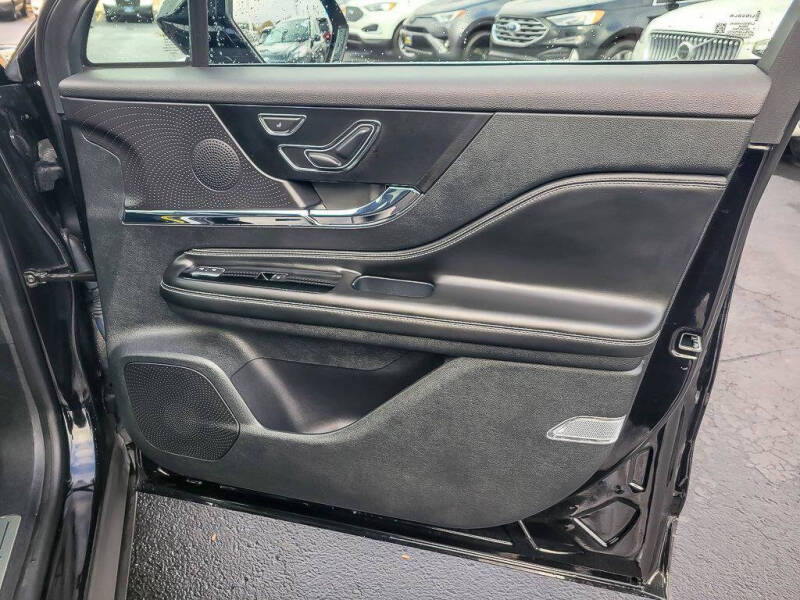 2023 Lincoln Corsair Standard