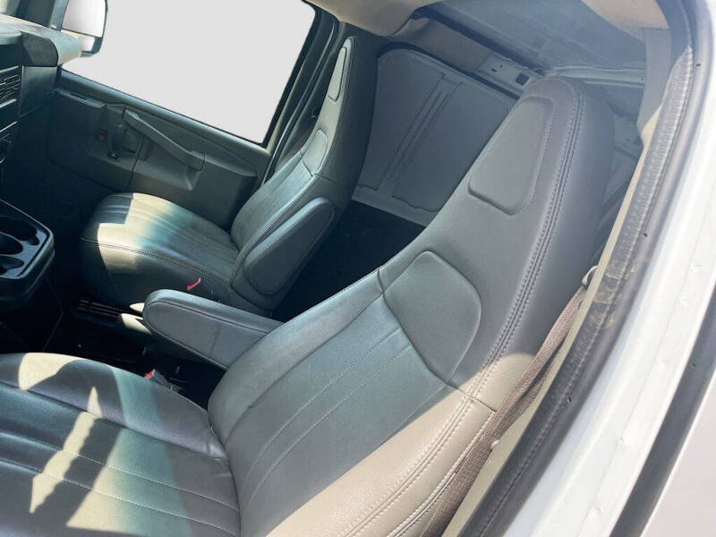2025 GMC Savana 3500