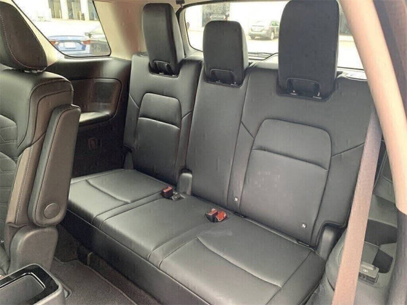 2025 Nissan Pathfinder Platinum