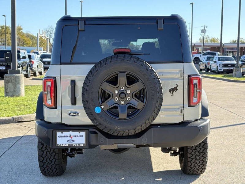 2025 Ford Bronco Outer Banks