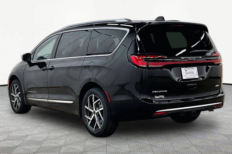 2027 Chrysler Pacifica Pinnacle