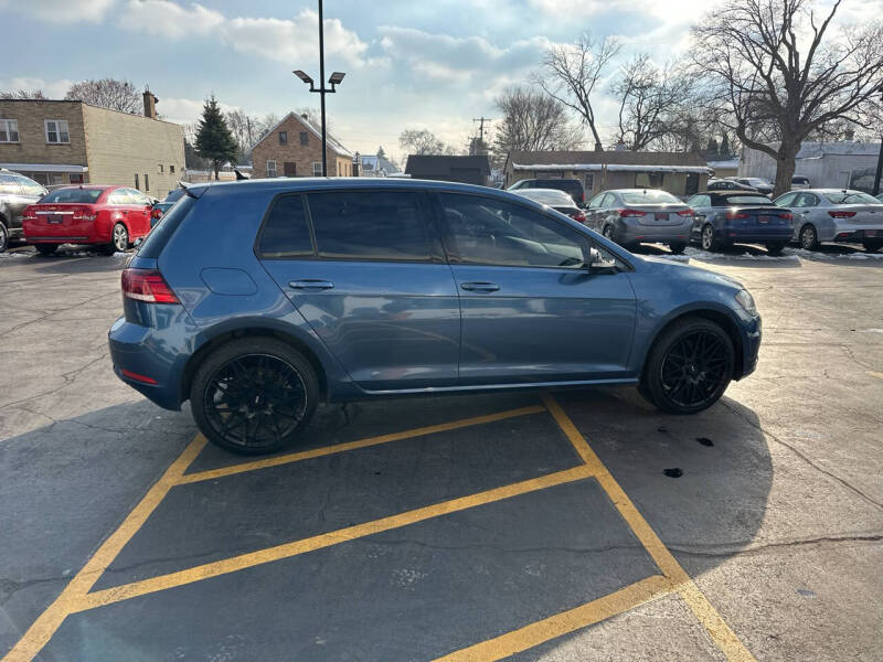 2019 Volkswagen Golf SE