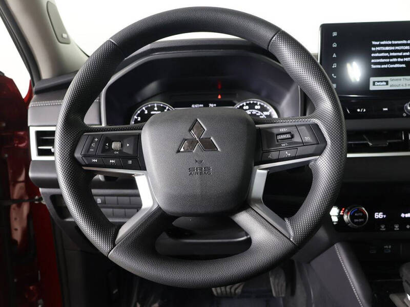 2026 Mitsubishi Outlander ES