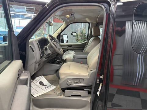 2016 Nissan NV 3500 HD SL