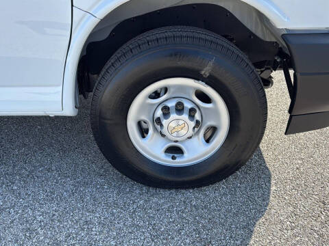 2025 Chevrolet Express 2500