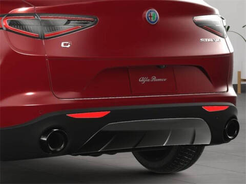 2025 Alfa Romeo Stelvio Intensa