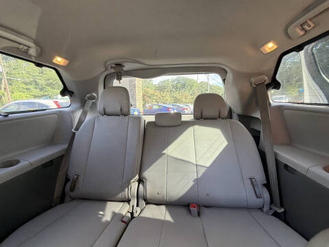 2018 Toyota Sienna XLE 8-Passenger