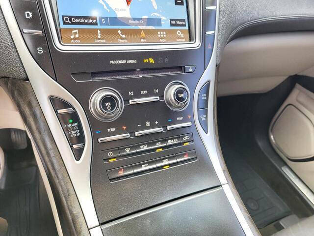 2019 Lincoln Nautilus Select