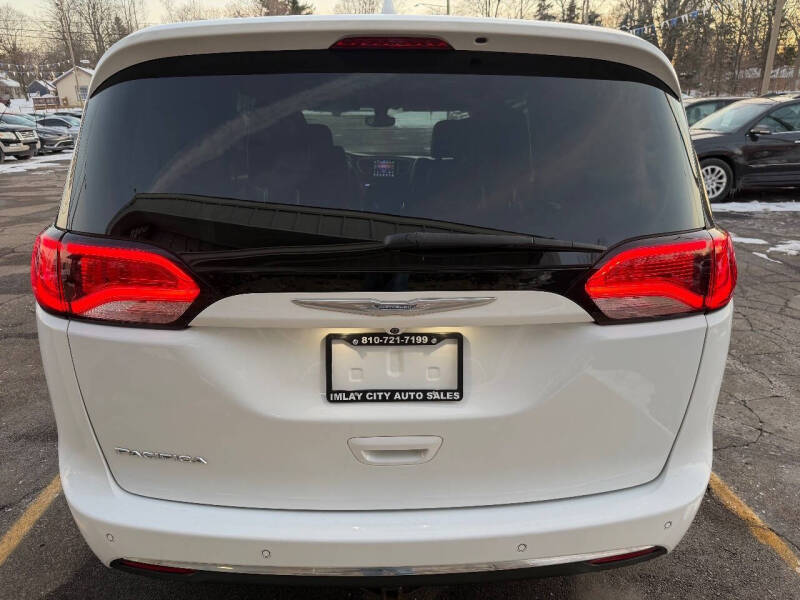 2017 Chrysler Pacifica Touring-L Plus