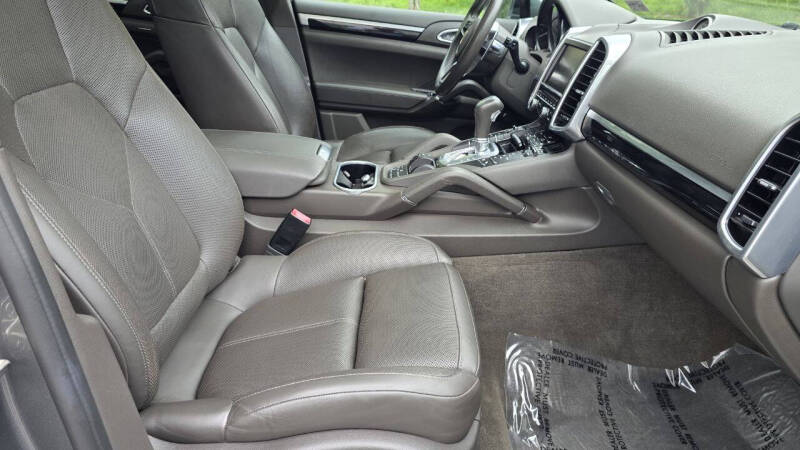 2016 Porsche Cayenne S