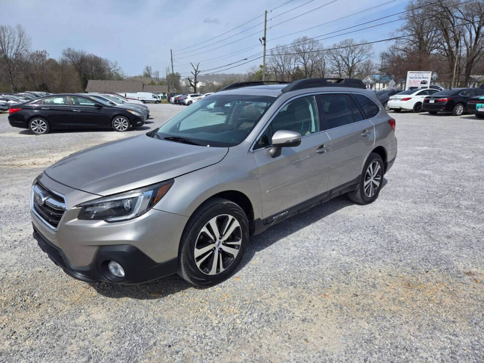 2019 Subaru Outback Limited's photo