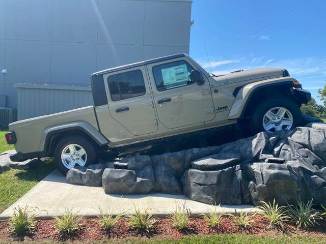 2022 Jeep Gladiator Sport S