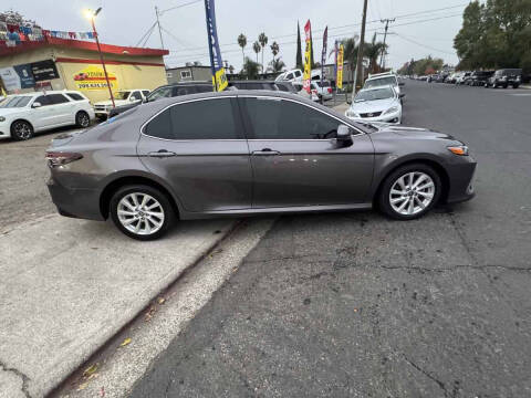 2022 Toyota Camry LE