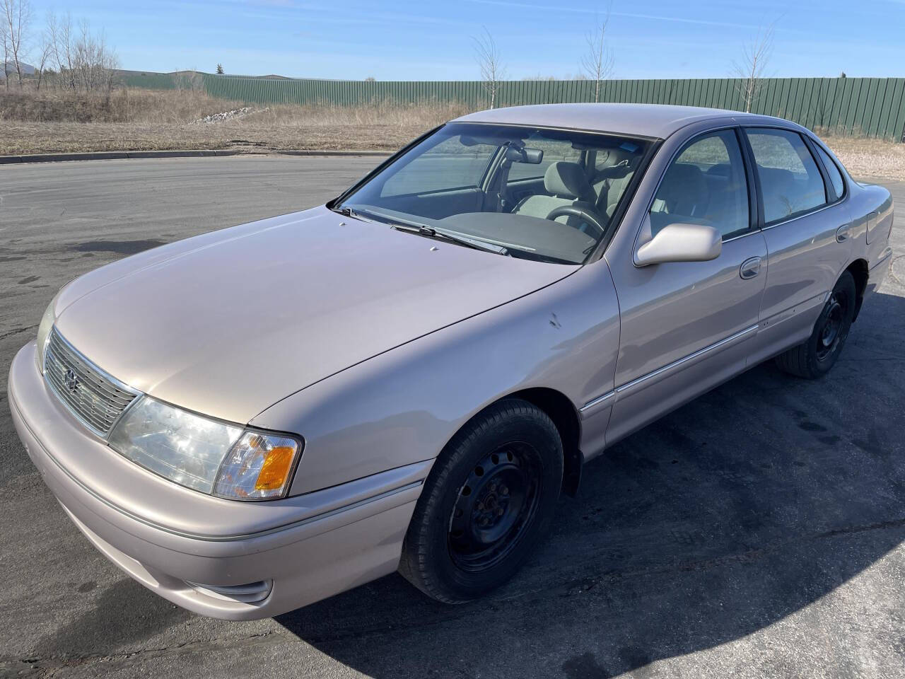 1998 Toyota Avalon for sale at Twin Cities Auctions in Elk River, MN