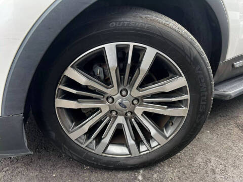 2017 Ford Explorer Platinum