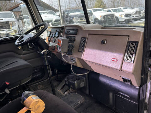 2006 Peterbilt 335 Mechanic's Truck