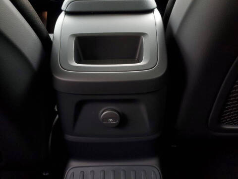 2025 Volvo XC60 T8 Core Dark Theme
