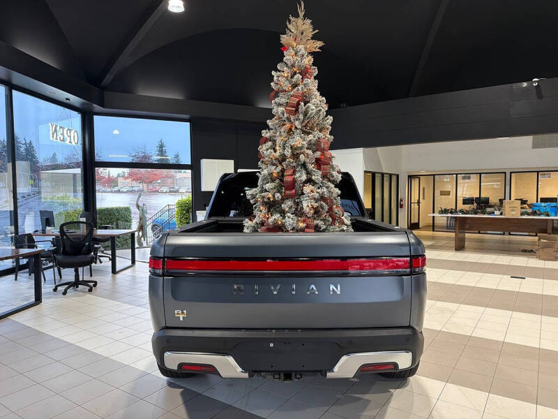 2024 Rivian R1T Adventure