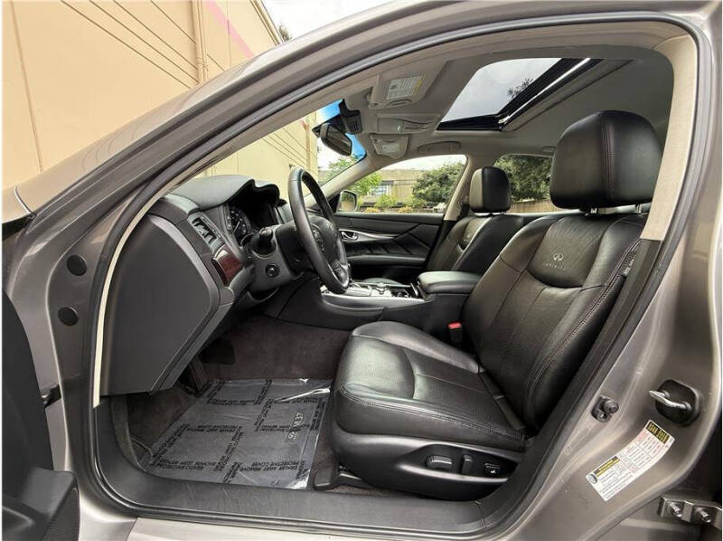 2013 Infiniti M37
