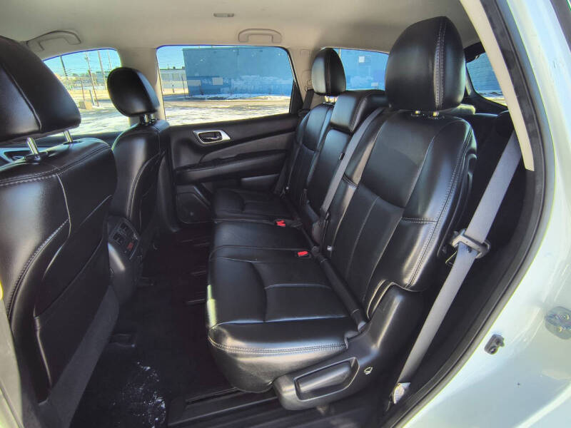 2017 Nissan Pathfinder SL