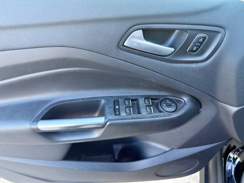2017 Ford C-MAX Energi SE