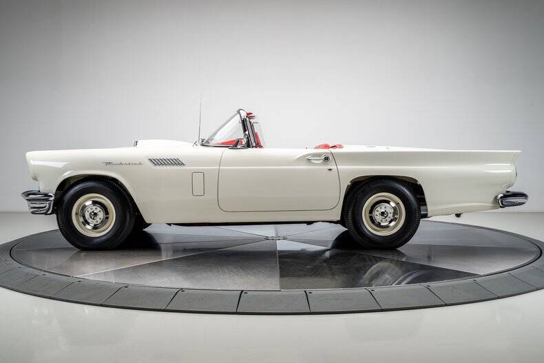 1957 Ford Thunderbird